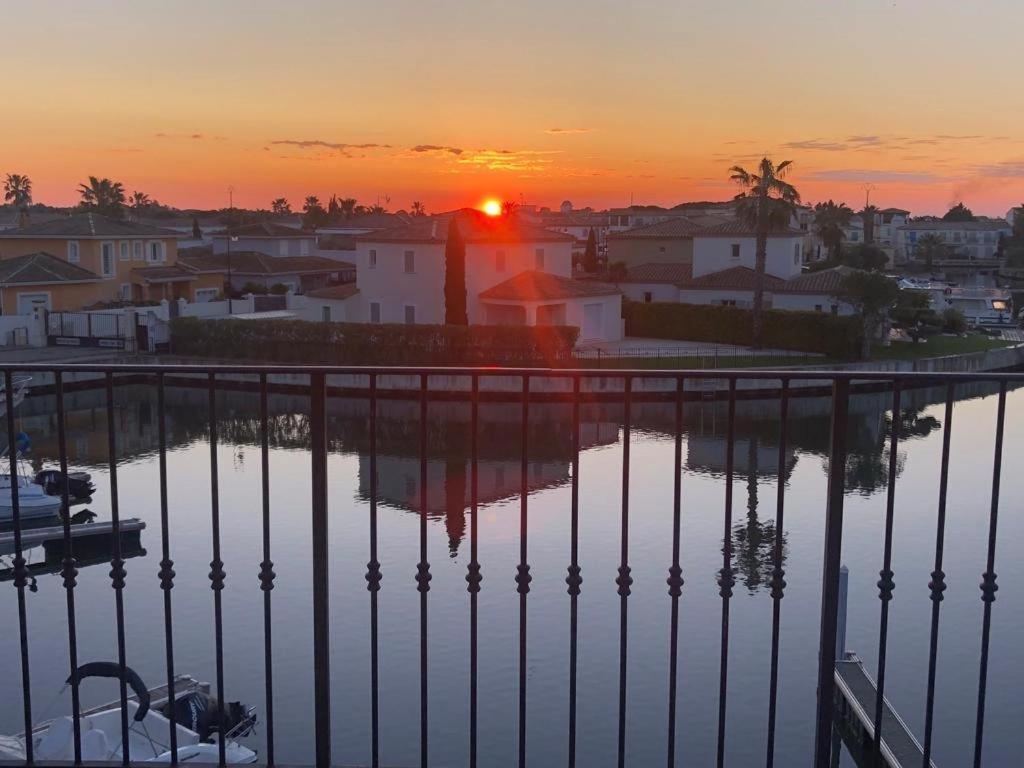 Marina 120M²/8 Pers/ Terrasse 100M²/ Appontement Villa Aigues-Mortes Exterior foto
